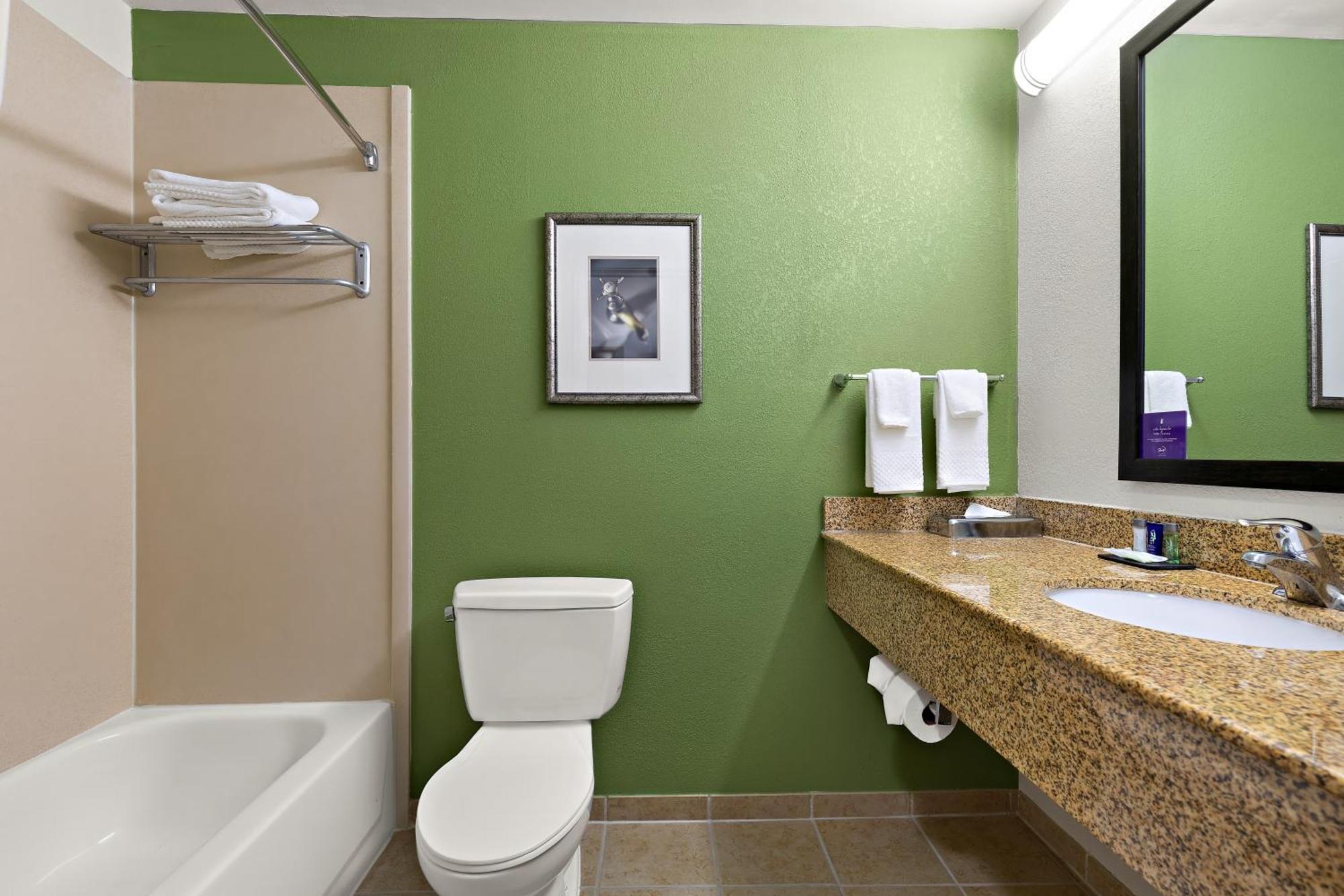 Sleep Inn & Suites near Joint Base Andrews-Washington Area Morningside Eksteriør bilde